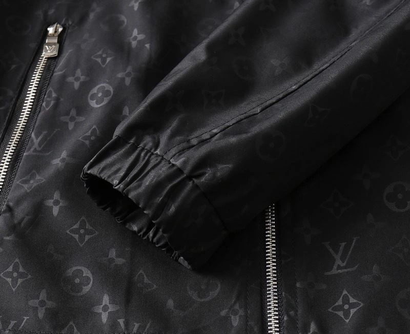 Comfortable Louis Vuitton Outwear 136546