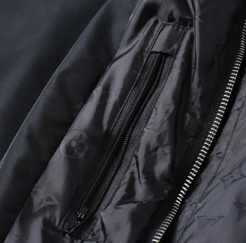 Louis Vuitton Outwear Timeless 136549