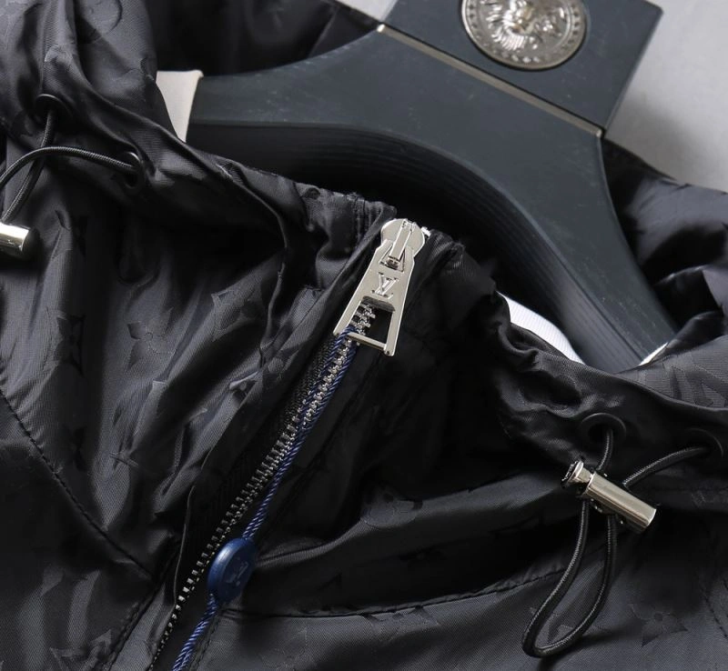 Louis Vuitton Outwear Timeless 136549