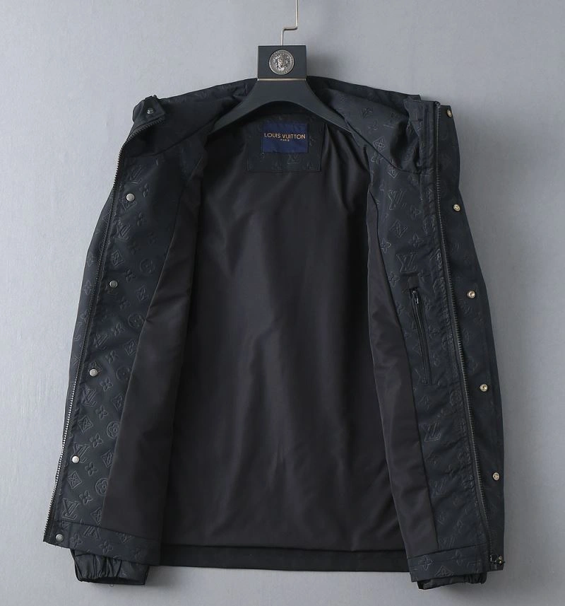 Breathable Louis Vuitton Outwear 136575