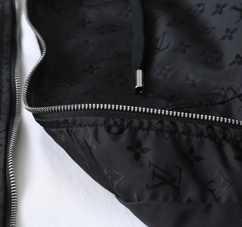 Louis Vuitton Outwear GoAnywhere 136548