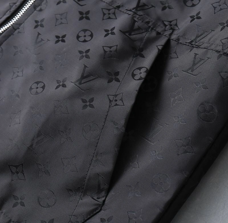 Louis Vuitton Outwear GoAnywhere 136548
