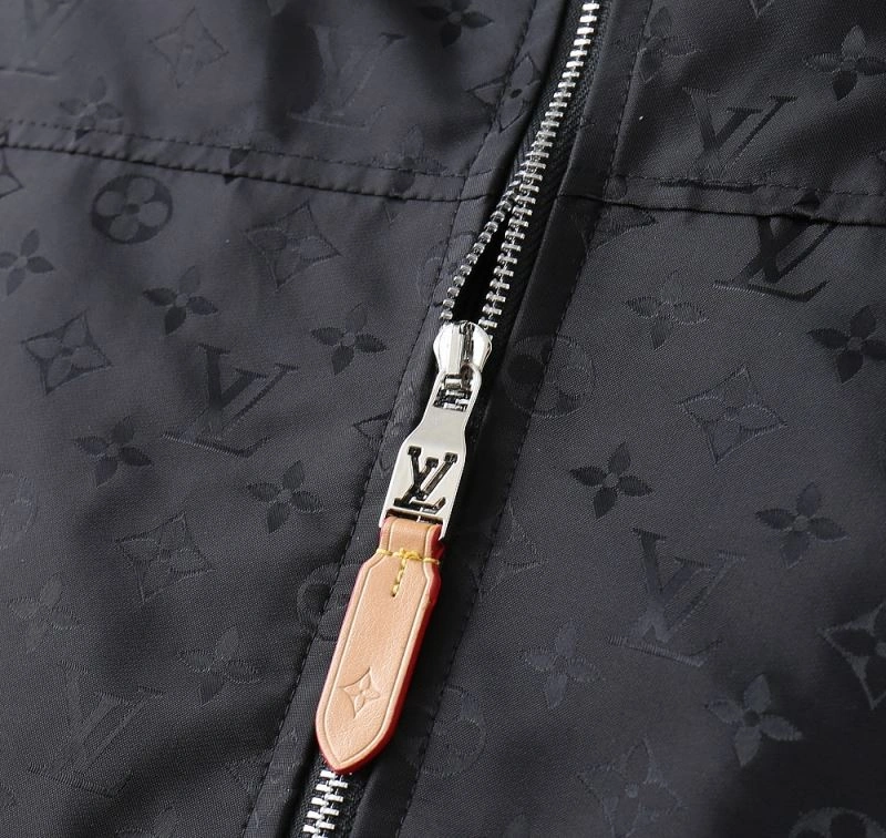 Louis Vuitton Outwear GoAnywhere 136548