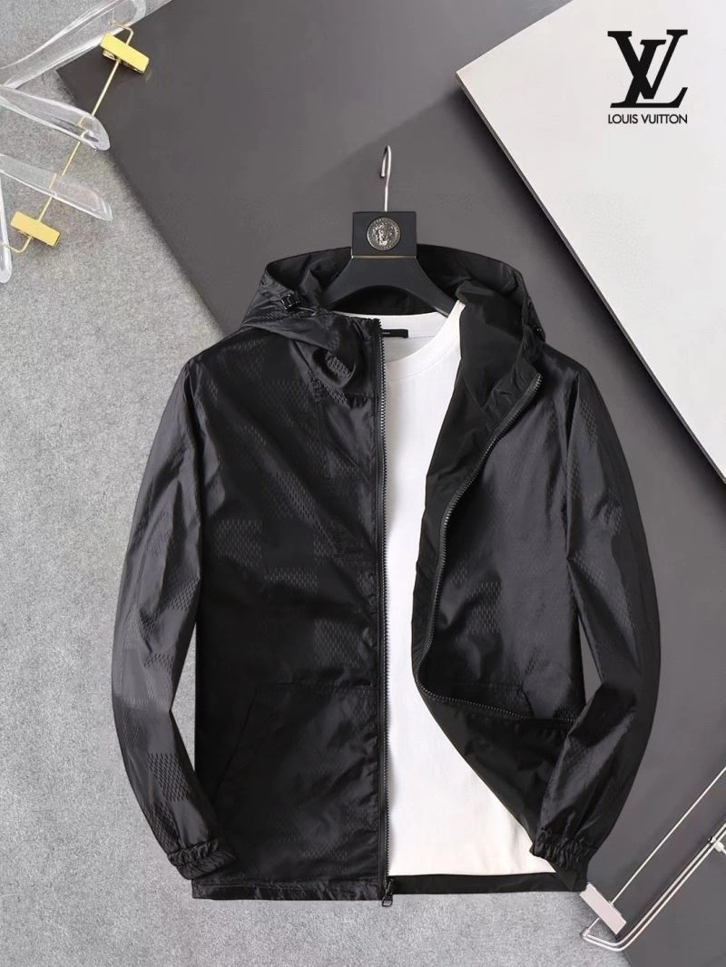 Minimalist Louis Vuitton Outwear 136543