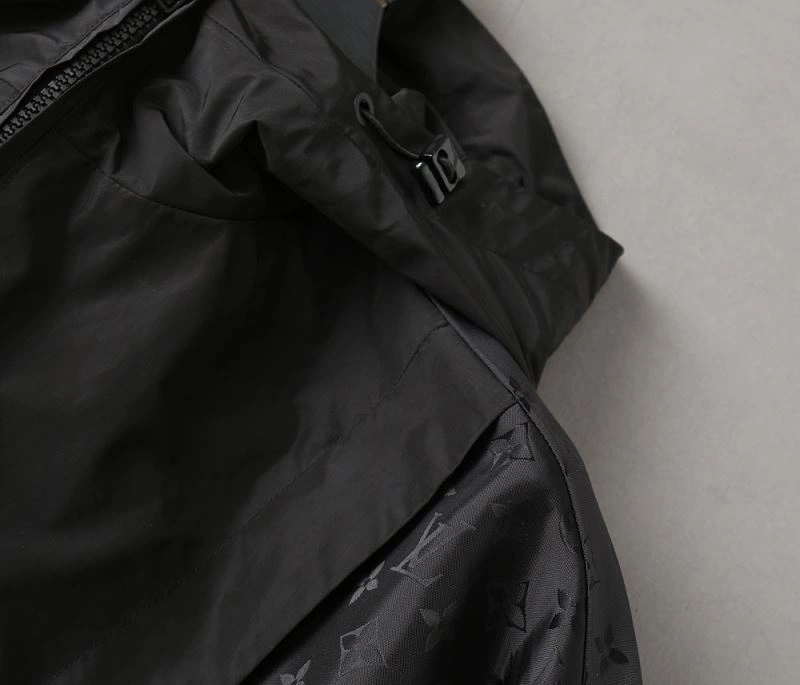 Attractive Louis Vuitton Outwear 136542