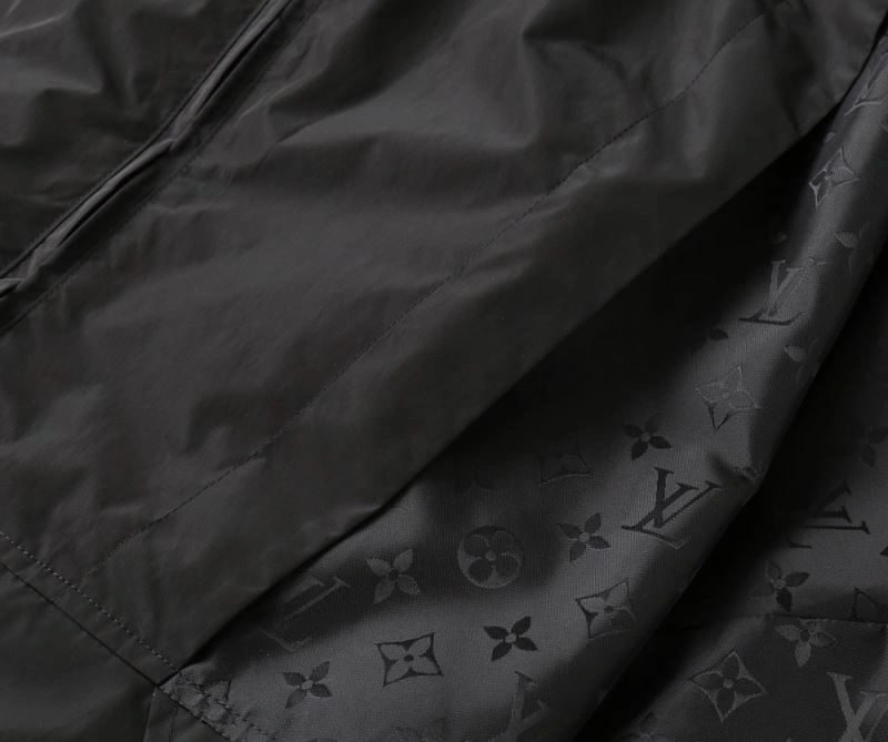 Attractive Louis Vuitton Outwear 136542