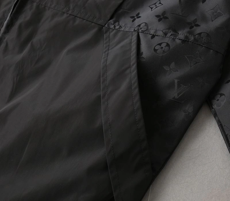 Attractive Louis Vuitton Outwear 136542