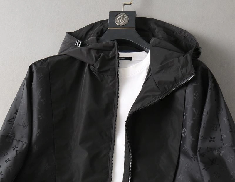 Attractive Louis Vuitton Outwear 136542