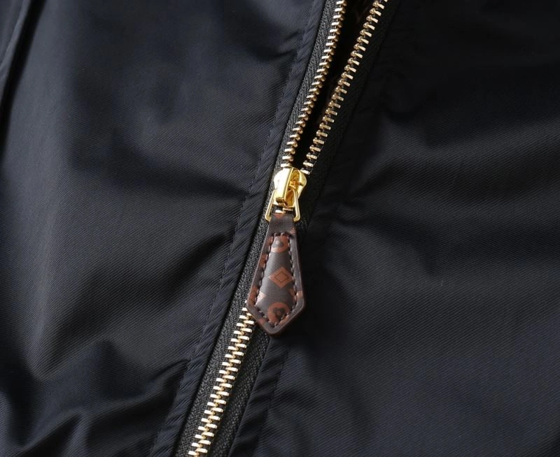 Durable Louis Vuitton Outwear 136544