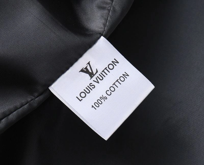 Louis Vuitton Outwear Thermal 136540