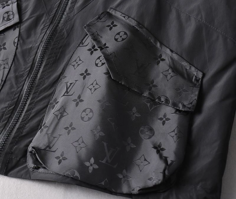 Resilient Louis Vuitton Outwear 136541