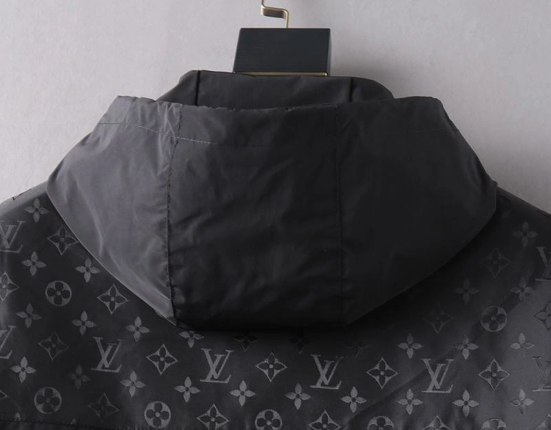 Resilient Louis Vuitton Outwear 136541