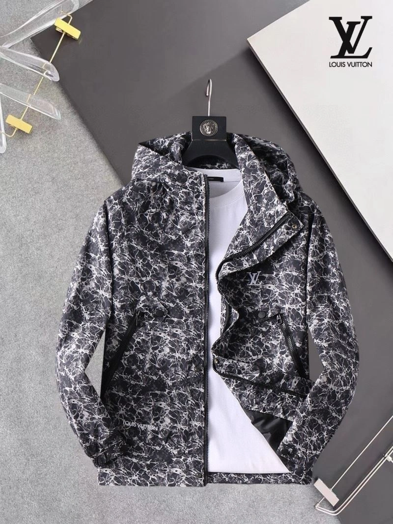 Louis Vuitton Outwear EyeCatching 136539