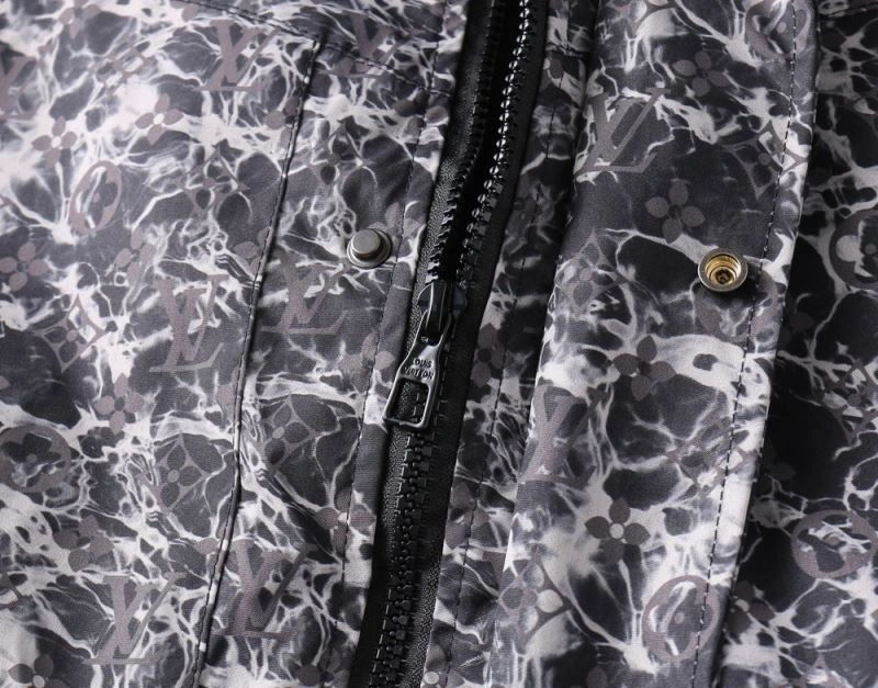 Louis Vuitton Outwear EyeCatching 136539