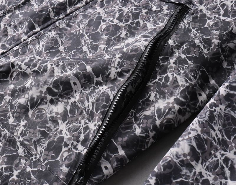Louis Vuitton Outwear EyeCatching 136539