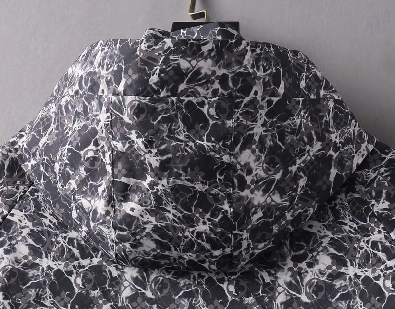Louis Vuitton Outwear EyeCatching 136539