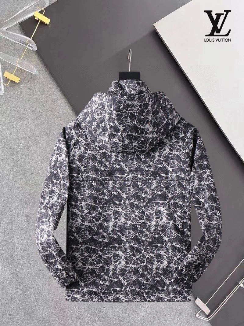 Louis Vuitton Outwear EyeCatching 136539