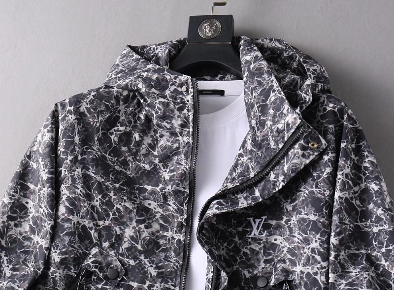 Louis Vuitton Outwear EyeCatching 136539