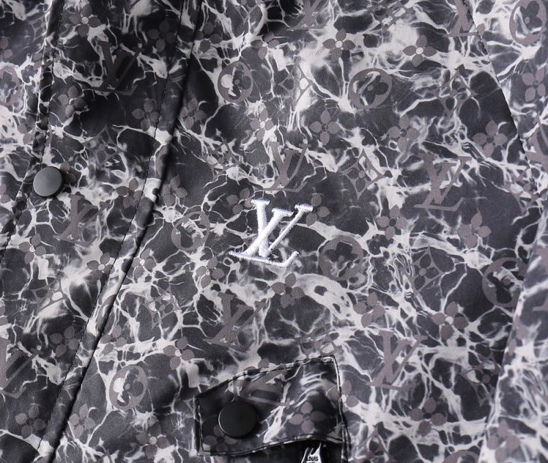 Louis Vuitton Outwear EyeCatching 136539