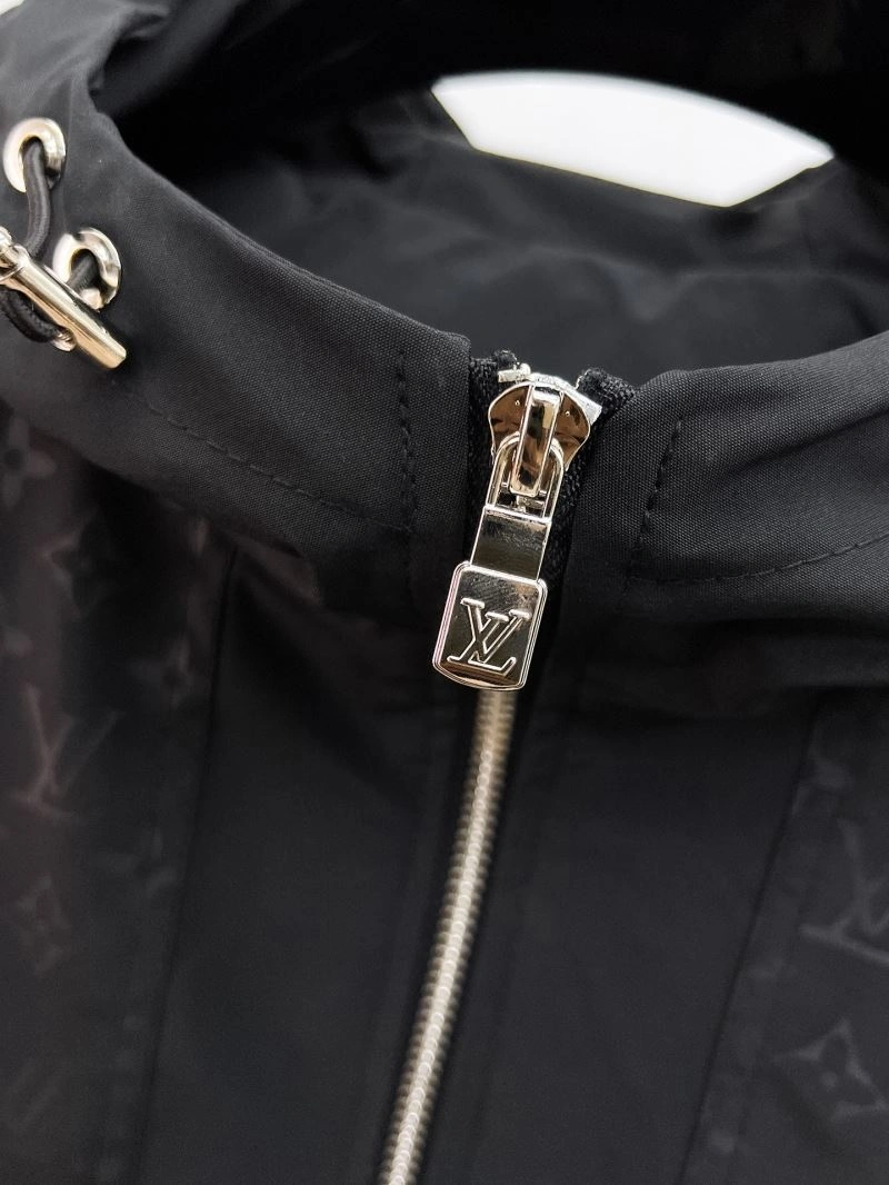 Louis Vuitton Outwear Trendsetting 136533
