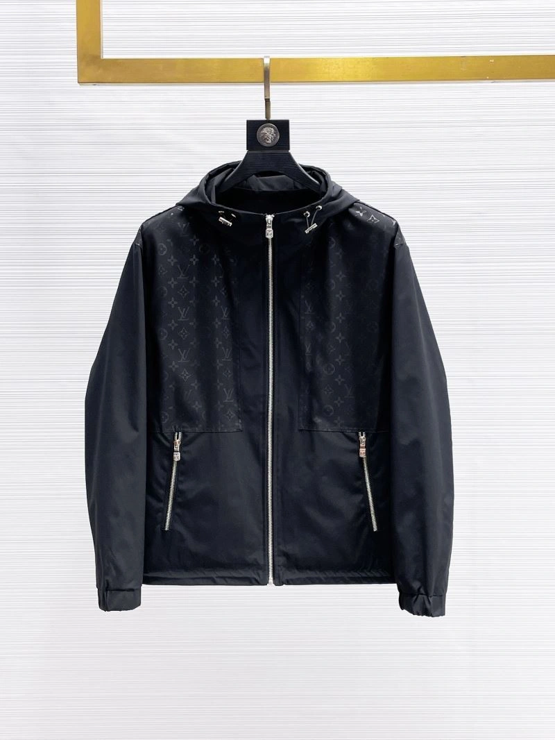 Louis Vuitton Outwear Resilient 136515