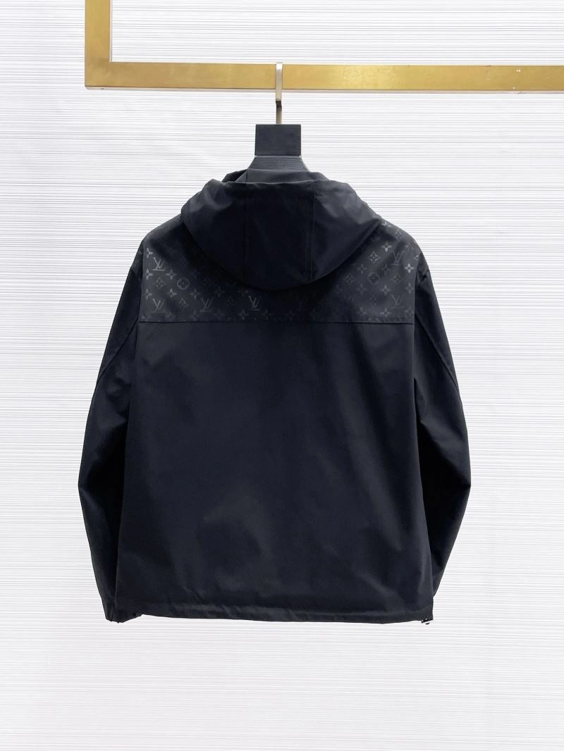 Louis Vuitton Outwear Resilient 136515