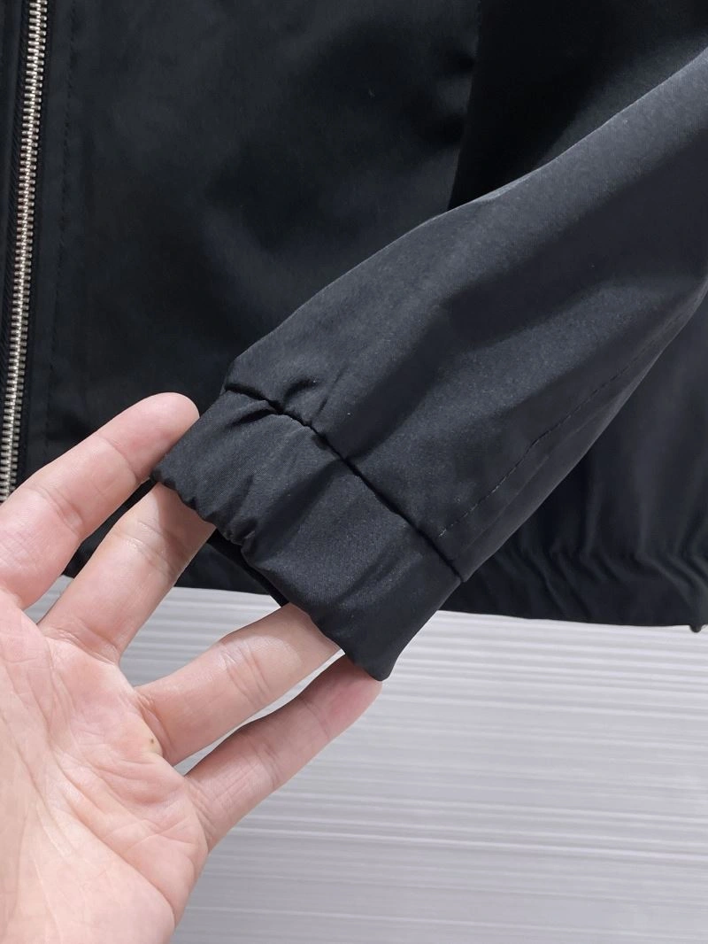 Louis Vuitton Outwear Resilient 136515