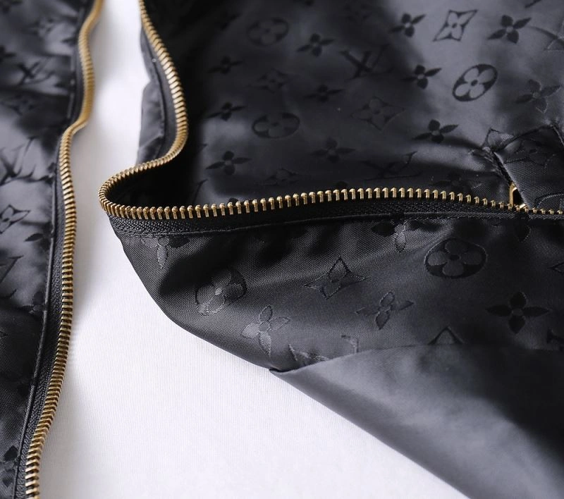 NewStyle Louis Vuitton Outwear 136528
