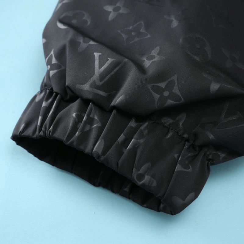 Louis Vuitton Outwear AllSeason 136524