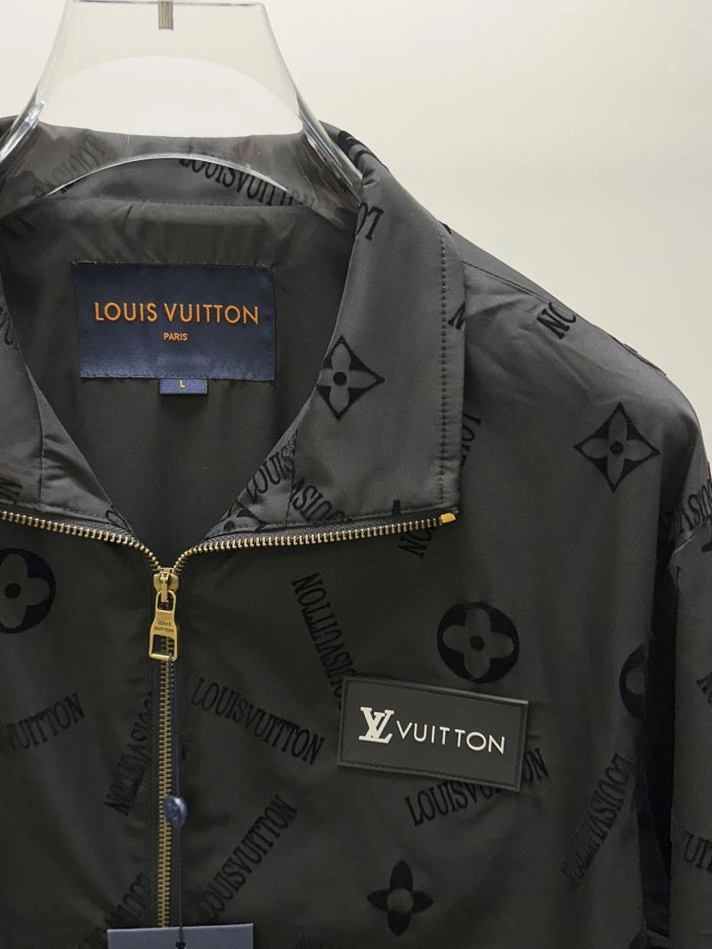 Louis Vuitton Outwear Neat 136510