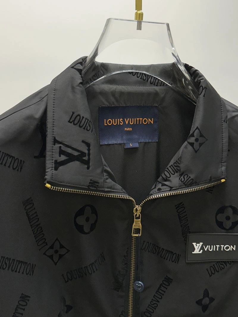 Louis Vuitton Outwear Neat 136510