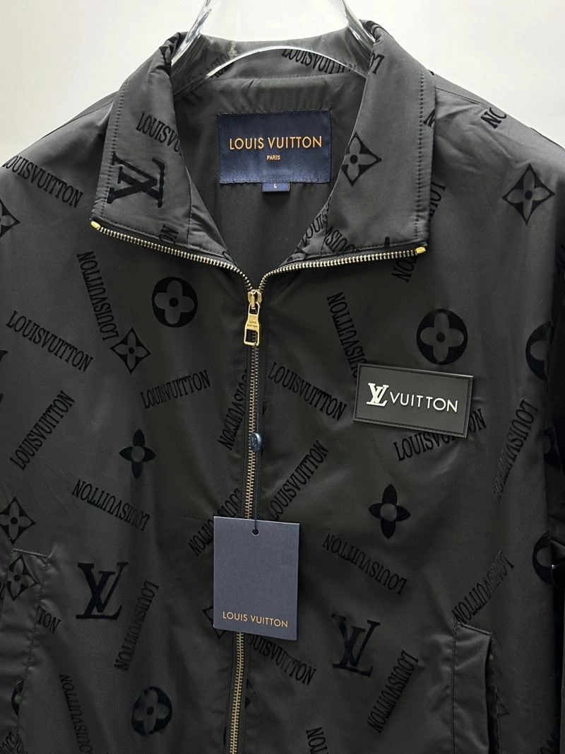 Louis Vuitton Outwear Neat 136510