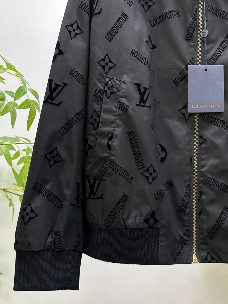 Louis Vuitton Outwear Neat 136510