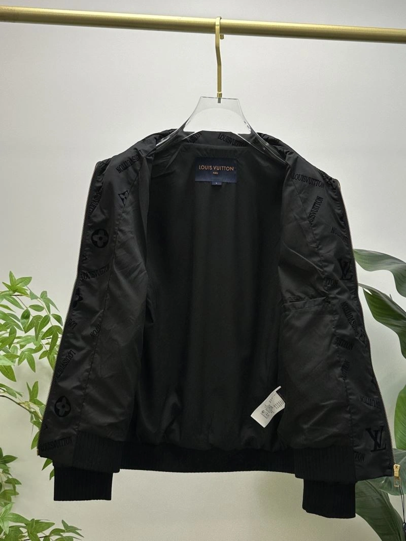 Louis Vuitton Outwear Neat 136510