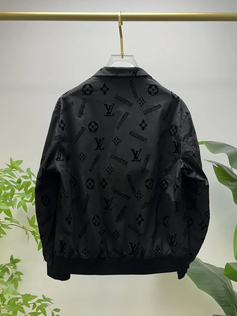 Louis Vuitton Outwear Neat 136510