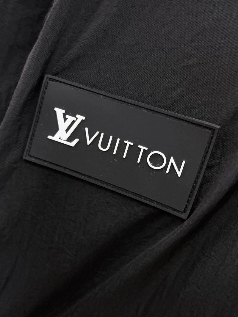 Bright Louis Vuitton Outwear 136504