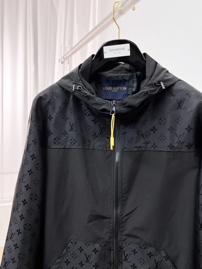 Chic Louis Vuitton Outwear 136500