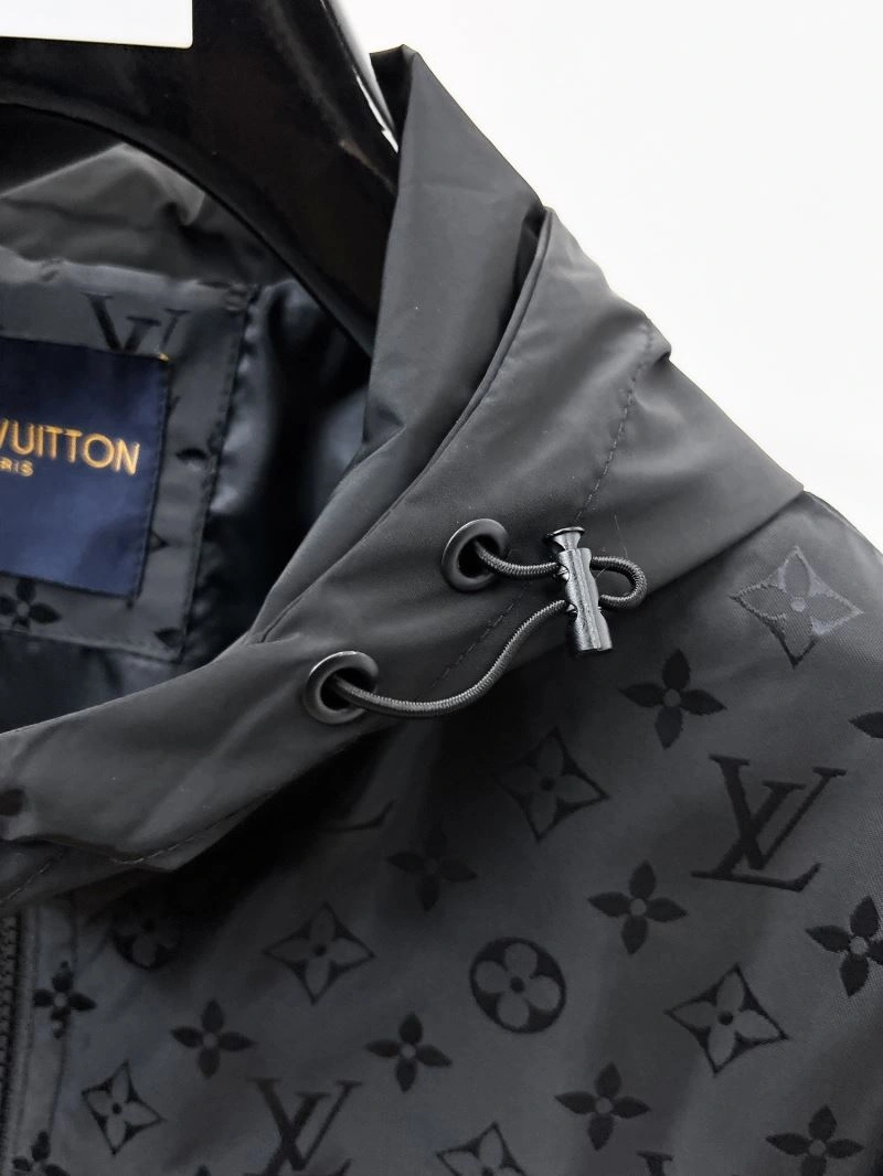 Chic Louis Vuitton Outwear 136500