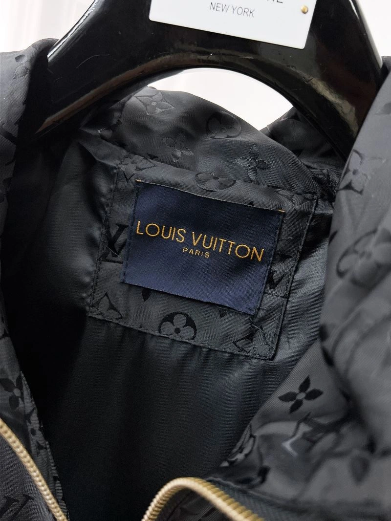 Tailored Louis Vuitton Outwear 136502