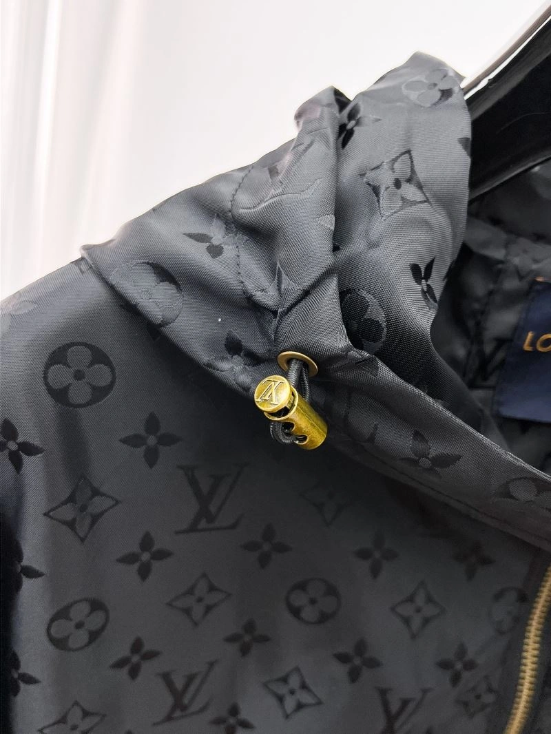 Tailored Louis Vuitton Outwear 136502
