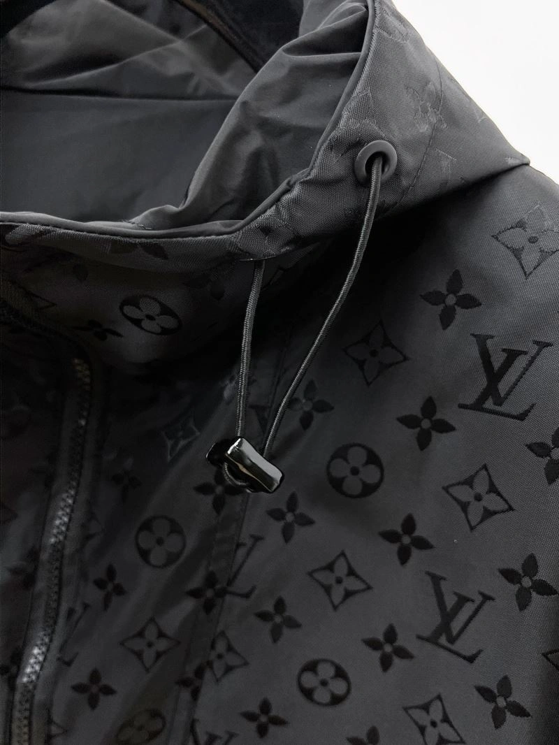 Louis Vuitton Outwear Vibrant 136499