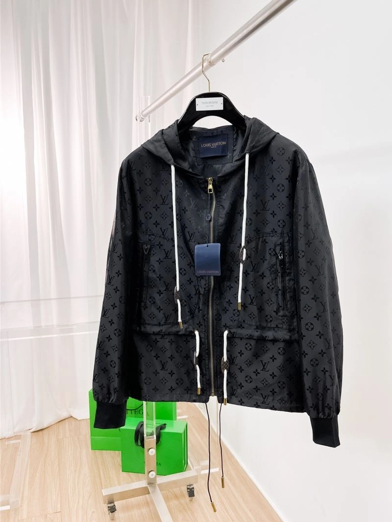 Louis Vuitton Outwear OnTrend 136501