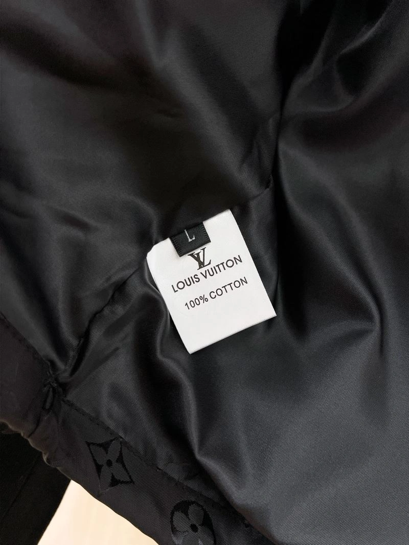 Louis Vuitton Outwear OnTrend 136501