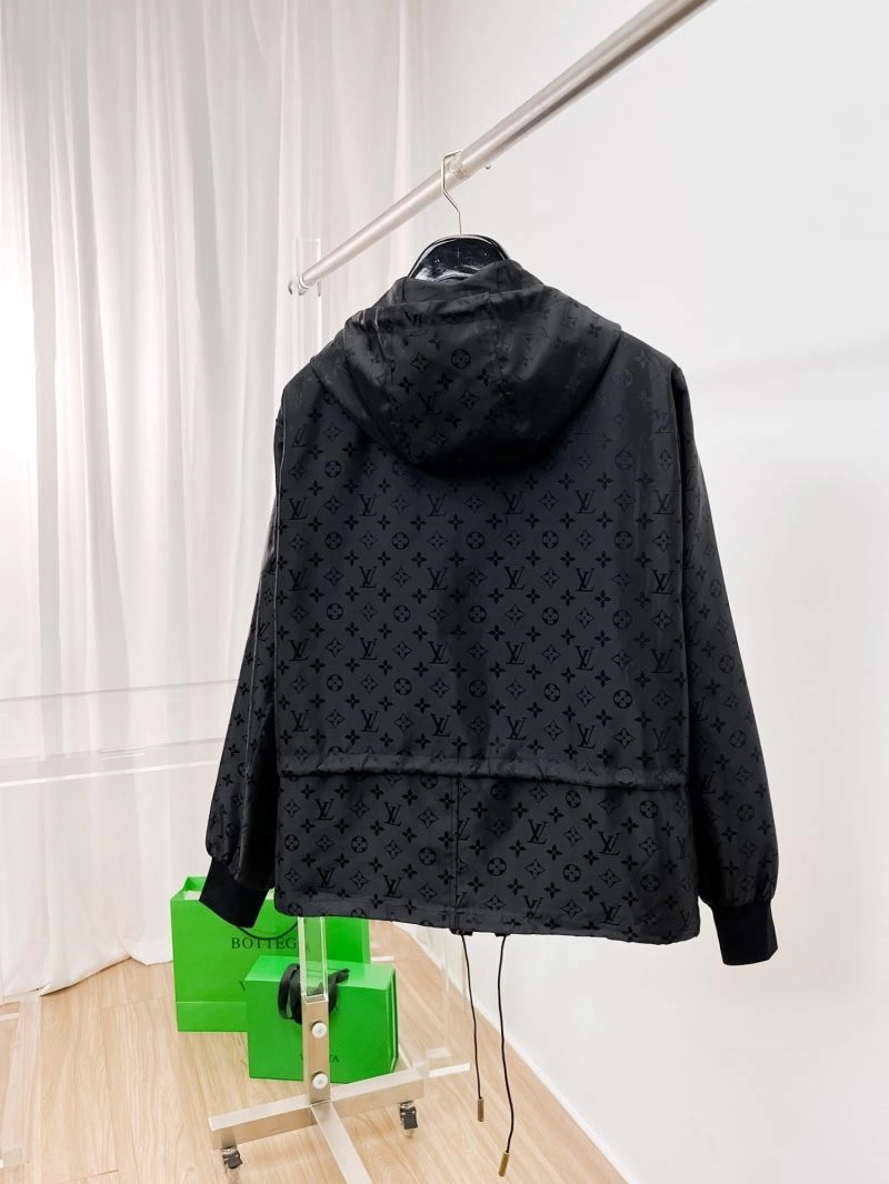 Louis Vuitton Outwear OnTrend 136501