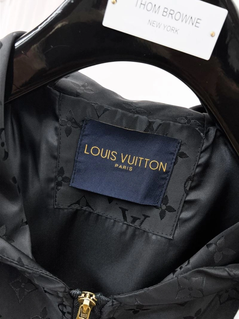 Louis Vuitton Outwear OnTrend 136501