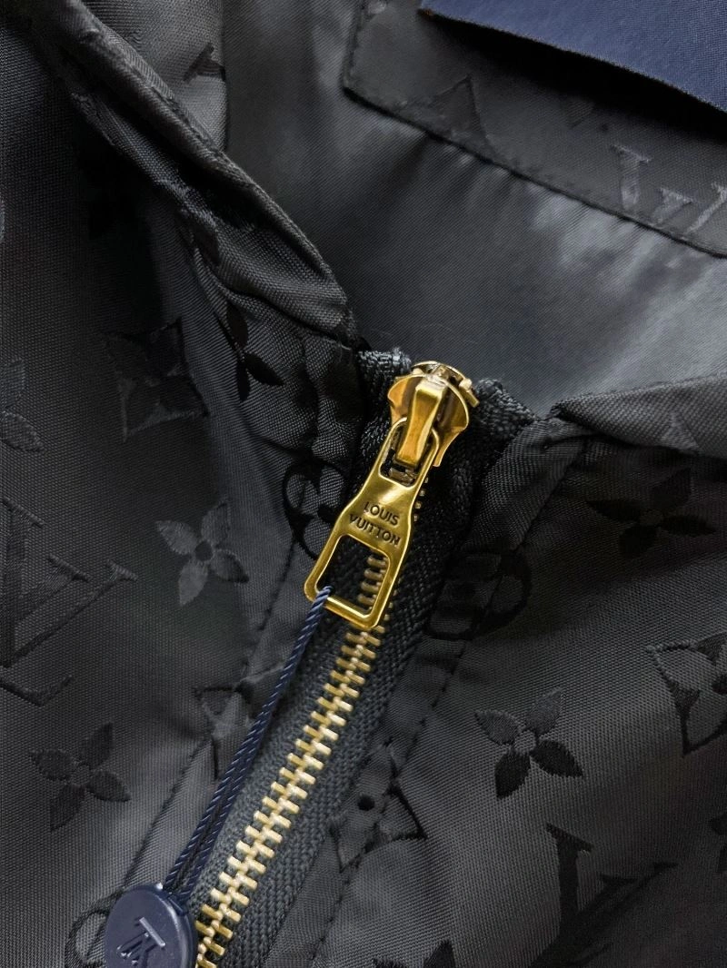 Louis Vuitton Outwear OnTrend 136501