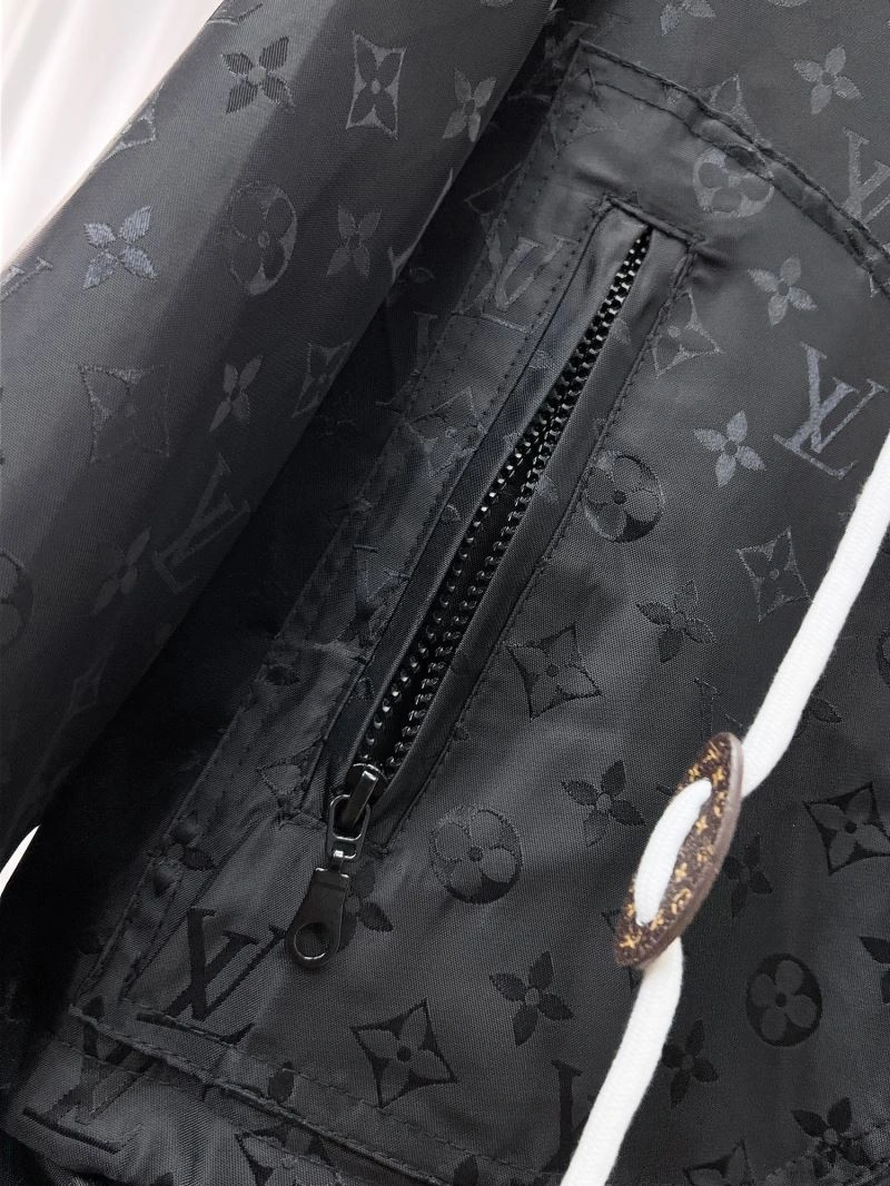 Louis Vuitton Outwear OnTrend 136501