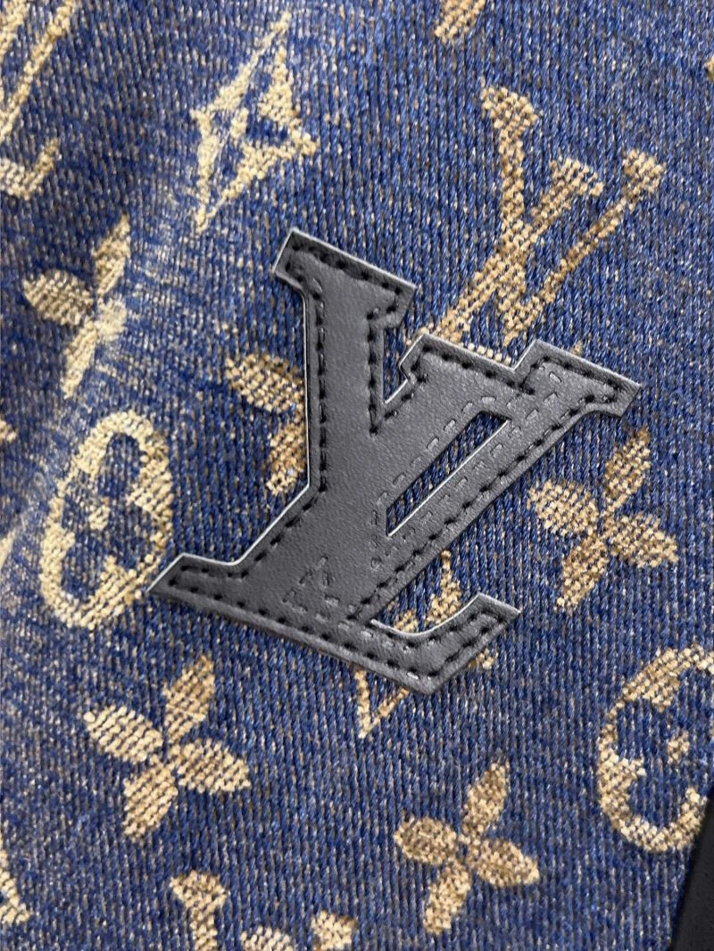 Trendsetting Louis Vuitton Outwear 136498