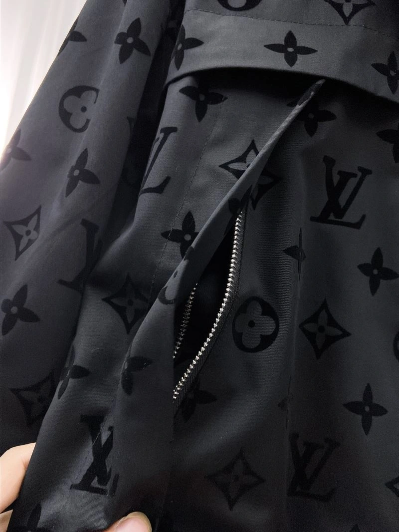 Louis Vuitton Outwear FashionForward 136497