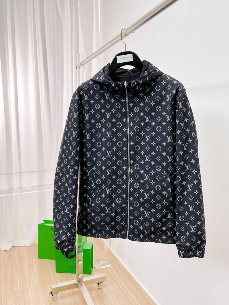 WellDesigned Louis Vuitton Outwear 136487